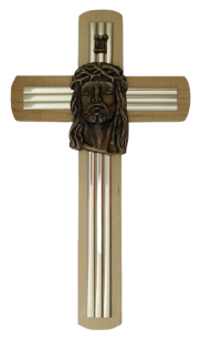 Krzyż drewniany z twarzą Pana Jezusa